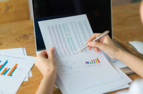 analysis-data-statistics-analyzing-price